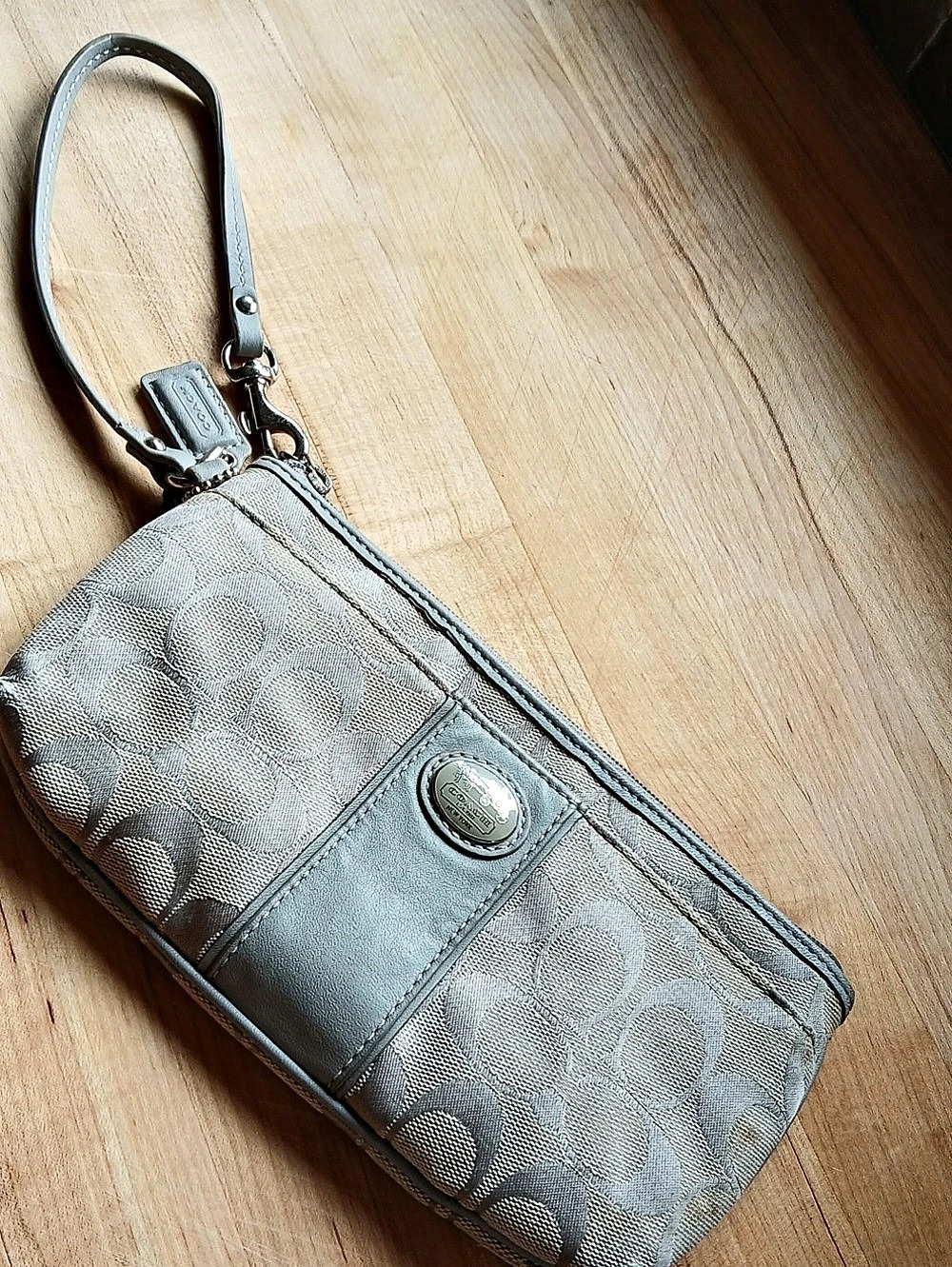 Coach Signature Jacquard Corner Zip Wristlet Gray